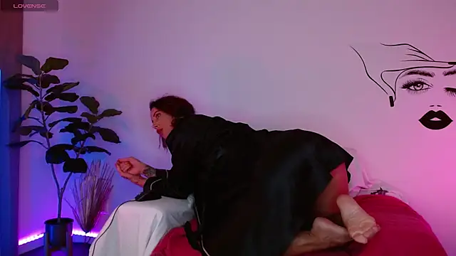 Snapshot of SmilingDutchie chatting on November 12, 7:13 pm SmilingDutchie online show from November 12, 7:13 pm