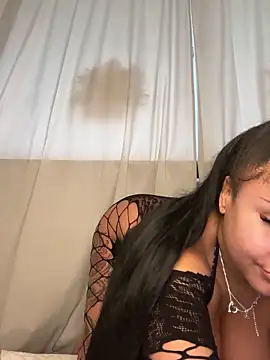 HaileyDiana online show from March 6, 8:19 am