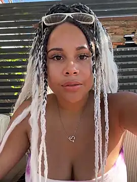 HaileyDiana online show from September 12, 1:00 pm