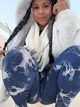 HaileyDiana online show from December 15, 10:41 am