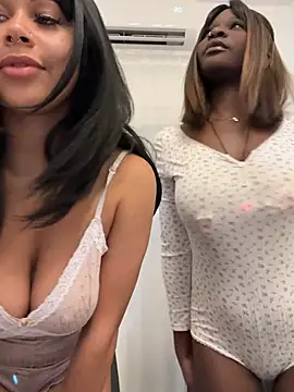 HaileyDiana online show from May 15, 12:45 pm