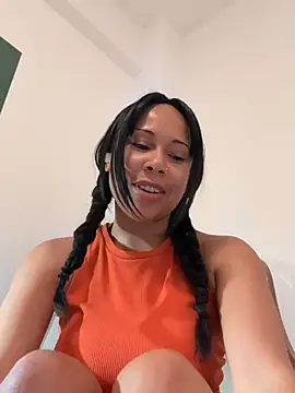 HaileyDiana online show from June 18, 4:44 pm