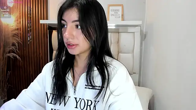 Snapshot of ANTONELLA__ROUSE_ chatting on December 19, 8:34 pm ANTONELLA ROUSE online show from December 19, 8:34 pm
