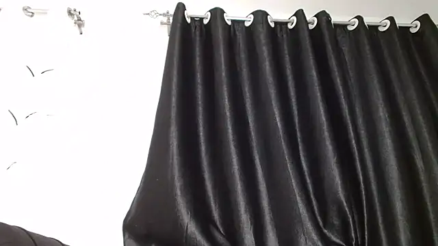 Snapshot of Miss_hot_candy chatting on June 12, 12:42 am Miss hot candy online show from June 12, 12:42 am