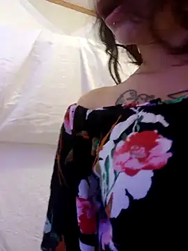 Snapshot of vvictoria_xxx chatting on March 9, 5:00 am vvictoria xxx online show from March 9, 5:00 am