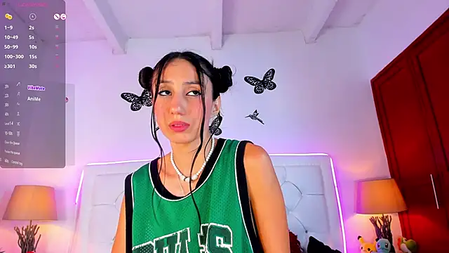 Snapshot of LyaEvanss chatting on December 5, 5:59 am LyaEvanss online show from December 5, 5:59 am