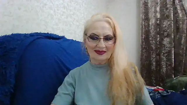 Snapshot of CarlyTreat chatting on October 24, 3:19 pm CarlyTreat online show from October 24, 3:19 pm