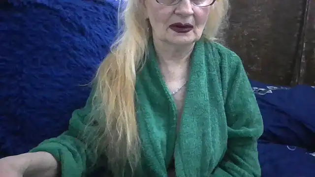 Snapshot of CarlyTreat chatting on November 28, 3:14 pm CarlyTreat online show from November 28, 3:14 pm