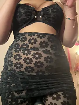 Snapshot of Okaysimran chatting on December 14, 2:10 pm Okaysimran online show from December 14, 2:10 pm