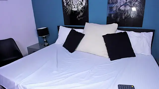 Liana Bernocchi online show from March 14, 8:28 pm