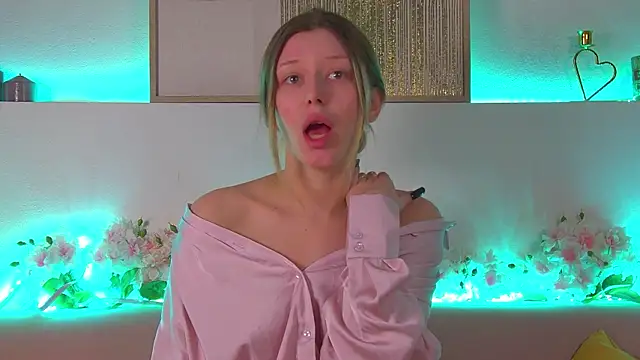 Snapshot of LiliaBianka chatting on February 18, 6:37 am LiliaBianka online show from February 18, 6:37 am