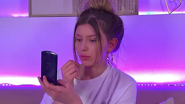 Snapshot of LiliaBianka chatting on March 18, 12:47 pm LiliaBianka online show from March 18, 12:47 pm