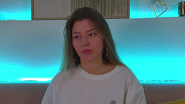 Snapshot of LiliaBianka chatting on March 18, 3:53 pm LiliaBianka online show from March 18, 3:53 pm
