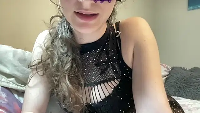 Snapshot of lexihot0000 chatting on May 4, 8:27 pm lexihot0000 online show from May 4, 8:27 pm