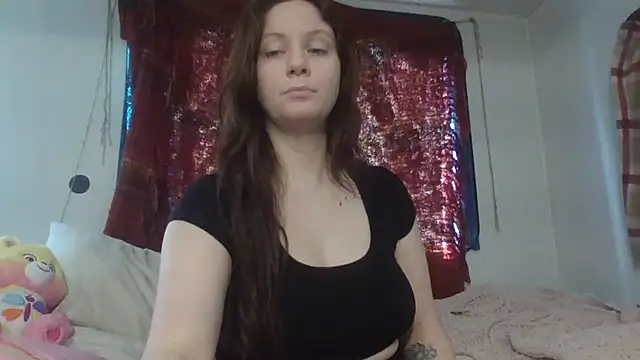 Snapshot of emerieskye20 chatting on January 18, 7:48 pm emerieskye20 online show from January 18, 7:48 pm