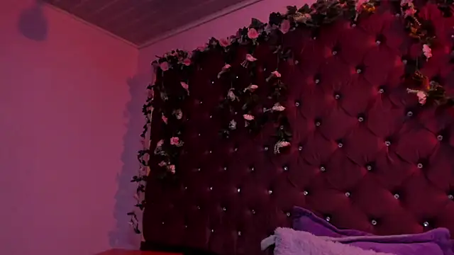 Snapshot of MaddyHudson chatting on September 11, 7:58 pm MaddyHudson online show from September 11, 7:58 pm