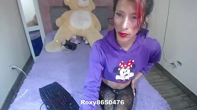 Snapshot of roxy_roxxan chatting on July 9, 1:31 am roxy roxxan online show from July 9, 1:31 am