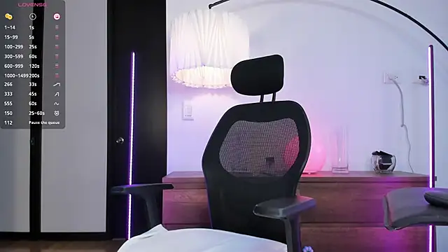 Snapshot of ariana_fitl_ chatting on May 20, 2:23 pm ariana fitl online show from May 20, 2:23 pm