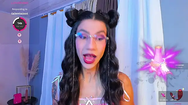 Snapshot of sofiaa_grey_ chatting on October 25, 12:56 pm sofiaa grey online show from October 25, 12:56 pm