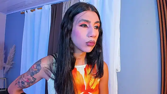 Snapshot of sofiaa_grey_ chatting on November 1, 1:02 pm sofiaa grey online show from November 1, 1:02 pm