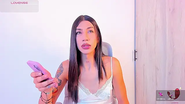 Snapshot of sofiaa_grey_ chatting on November 11, 2:50 pm sofiaa grey online show from November 11, 2:50 pm