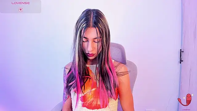 Snapshot of sofiaa_grey_ chatting on November 16, 1:06 pm sofiaa grey online show from November 16, 1:06 pm