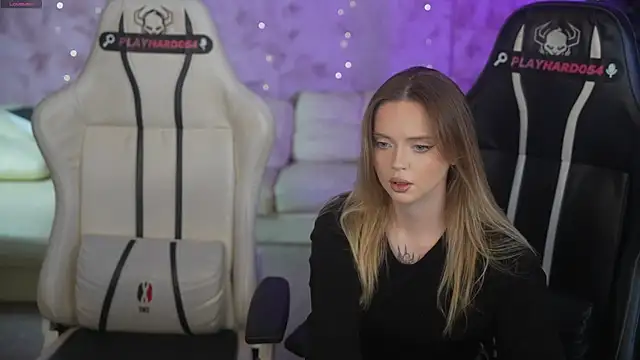 Snapshot of Cassy-Celestial_ chatting on August 6, 7:32 am Cassy-Celestial online show from August 6, 7:32 am