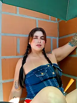 Snapshot of Juliietha_servas chatting on January 22, 6:52 pm Juliietha servas online show from January 22, 6:52 pm