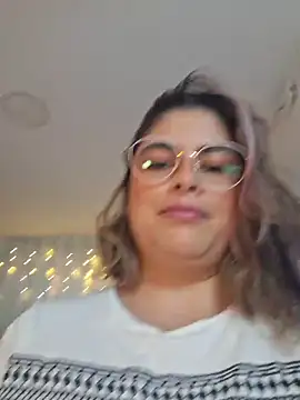 Juliietha servas online show from March 5, 9:44 pm