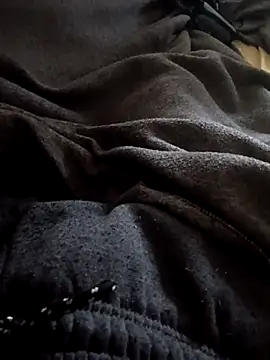 Snapshot of Beyraul123 chatting on December 17, 4:24 pm Beyraul123 online show from December 17, 4:24 pm