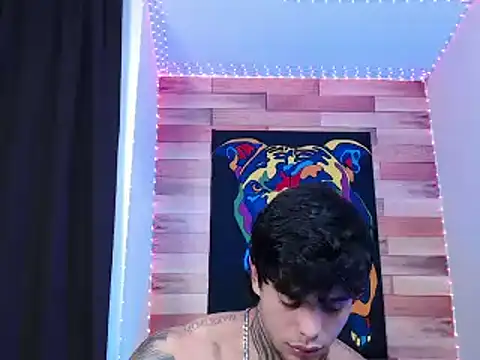 Snapshot of ray_coopers chatting on December 21, 12:42 am ray coopers online show from December 21, 12:42 am