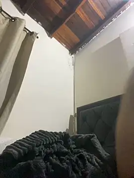 Snapshot of tom_thick chatting on January 17, 10:11 am tom thick online show from January 17, 10:11 am