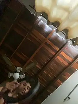 Snapshot of tom_thick chatting on January 19, 6:53 pm tom thick online show from January 19, 6:53 pm