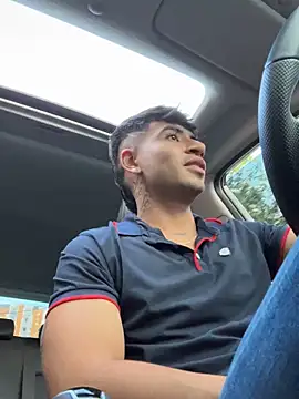 Snapshot of tom_thick chatting on October 18, 11:00 am tom thick online show from October 18, 11:00 am