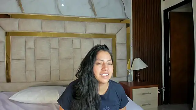 Snapshot of Valeer_abby chatting on July 14, 1:28 pm Valeer abby online show from July 14, 1:28 pm