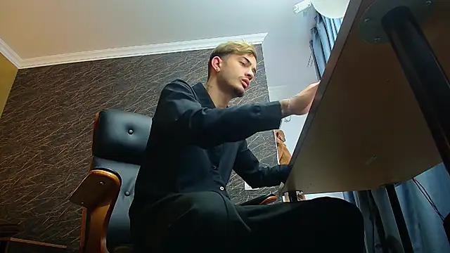 BrandonTate online show from December 2, 11:48 am