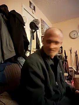 Snapshot of FloppyPickle4u chatting on January 30, 10:29 am FloppyPickle4u online show from January 30, 10:29 am