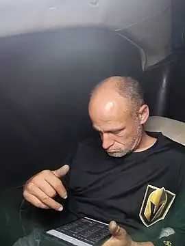 Snapshot of FloppyPickle4u chatting on February 1, 6:00 am FloppyPickle4u online show from February 1, 6:00 am