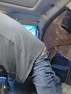 Snapshot of FloppyPickle4u chatting on February 4, 8:49 pm FloppyPickle4u online show from February 4, 8:49 pm