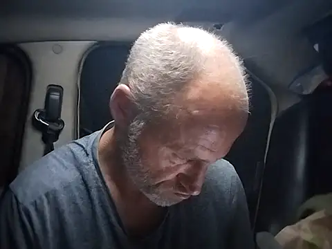 Snapshot of FloppyPickle4u chatting on February 6, 11:54 am FloppyPickle4u online show from February 6, 11:54 am