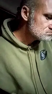 Snapshot of FloppyPickle4u chatting on February 10, 4:30 am FloppyPickle4u online show from February 10, 4:30 am