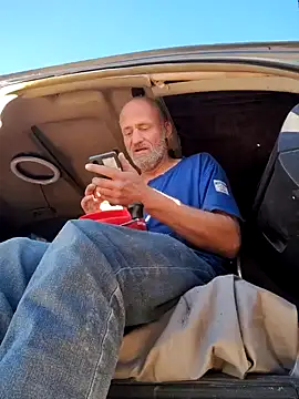 Snapshot of FloppyPickle4u chatting on February 12, 4:00 pm FloppyPickle4u online show from February 12, 4:00 pm