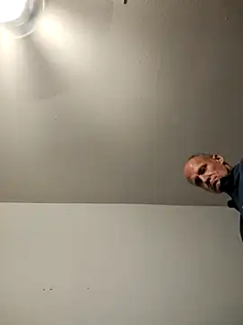 Snapshot of FloppyPickle4u chatting on February 24, 10:14 pm FloppyPickle4u online show from February 24, 10:14 pm