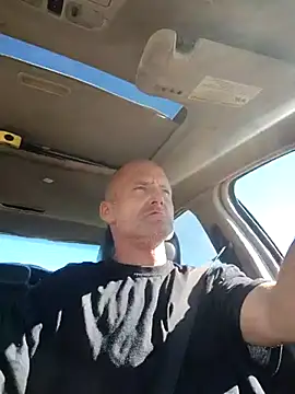 Snapshot of FloppyPickle4u chatting on February 27, 9:36 pm FloppyPickle4u online show from February 27, 9:36 pm