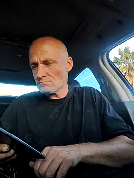 Snapshot of FloppyPickle4u chatting on February 28, 12:54 am FloppyPickle4u online show from February 28, 12:54 am