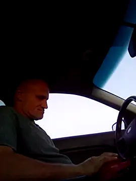 Snapshot of FloppyPickle4u chatting on March 1, 1:43 am FloppyPickle4u online show from March 1, 1:43 am