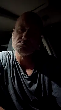 Snapshot of FloppyPickle4u chatting on March 2, 12:31 am FloppyPickle4u online show from March 2, 12:31 am