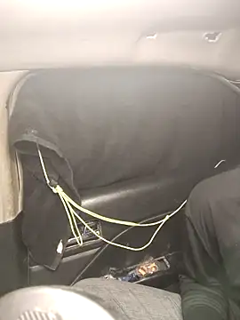 Snapshot of FloppyPickle4u chatting on March 7, 4:57 am FloppyPickle4u online show from March 7, 4:57 am