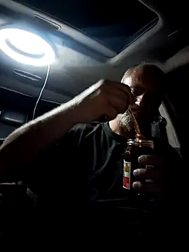 Snapshot of FloppyPickle4u chatting on March 21, 7:11 am FloppyPickle4u online show from March 21, 7:11 am