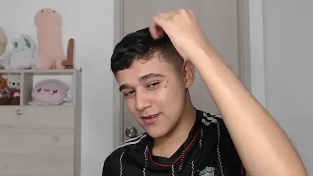 kaiine190 online show from December 23, 8:23 am